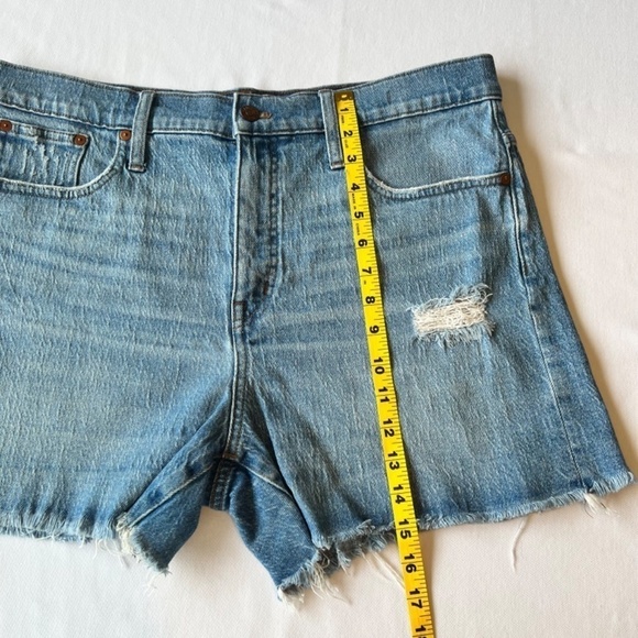 Madewell Cut-Off High Rise Jean Shorts sz 32 - Picture 5 of 9